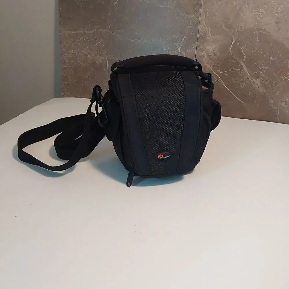 Lowepro Edit 100 Camera Bag Black w/Shoulder Strap